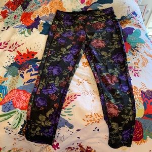 Beautiful floral print black yoga pants!